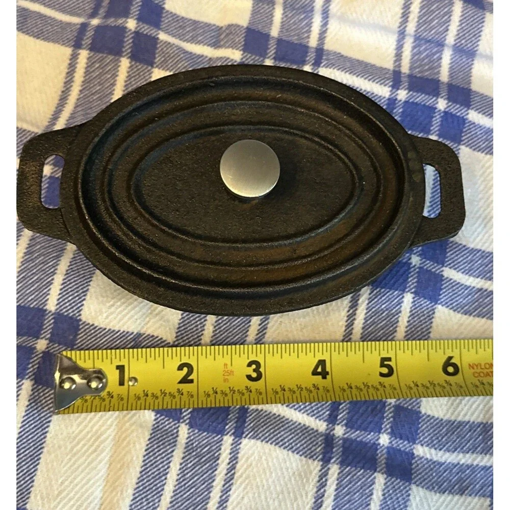 American Metalcraft CIPOV63 11 oz. Pre-Seasoned Mini Cast Iron Dutch Oven w Lid